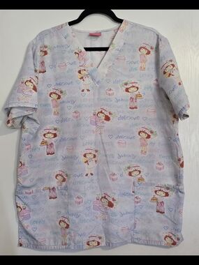 Strawberry Shortcake Scrub Top Women's 2X V Neck Cupcake Print Pink Pockets
